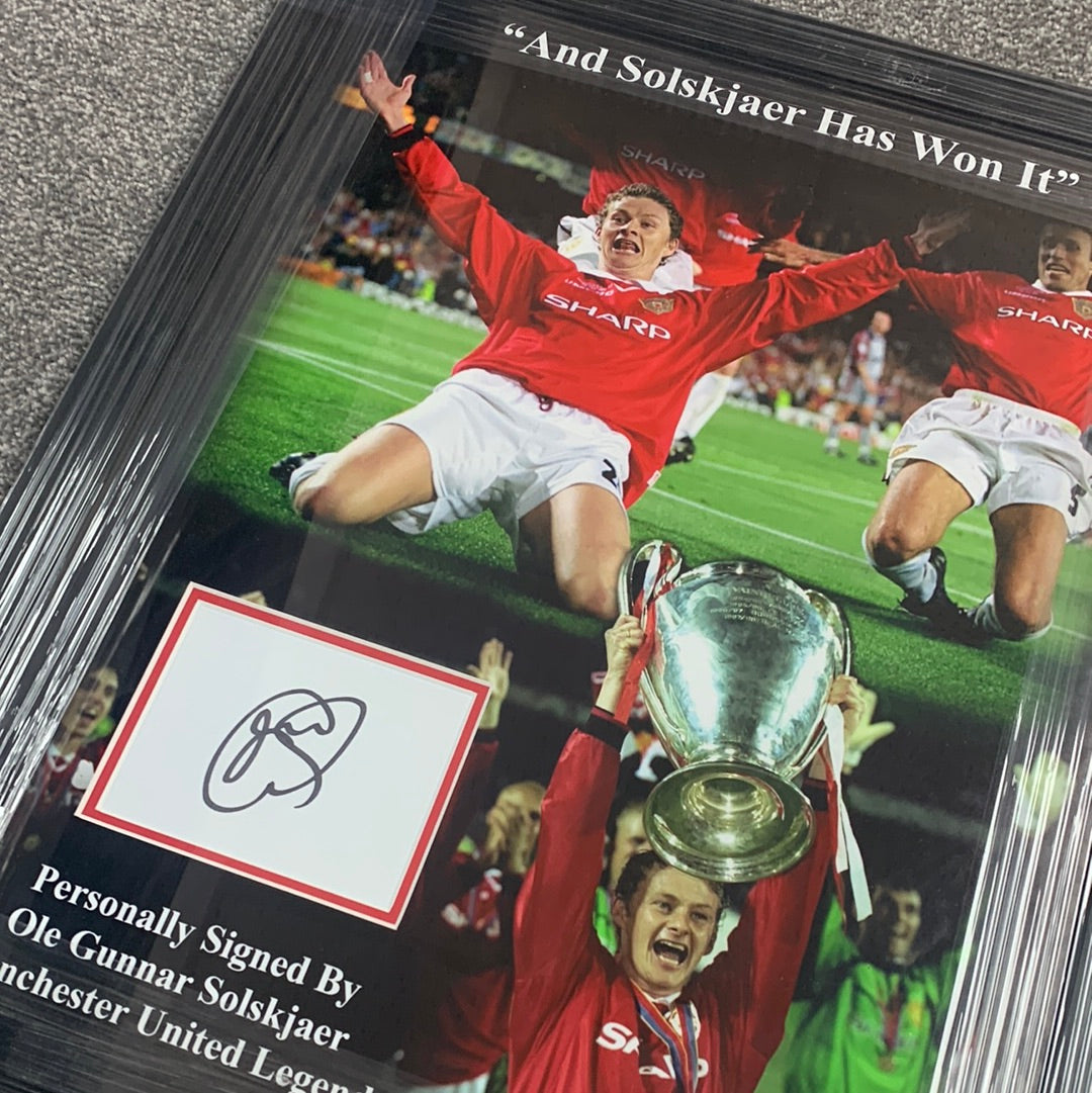 Ole Gunnar Solskjaer Manchester United signed photo card montage Display