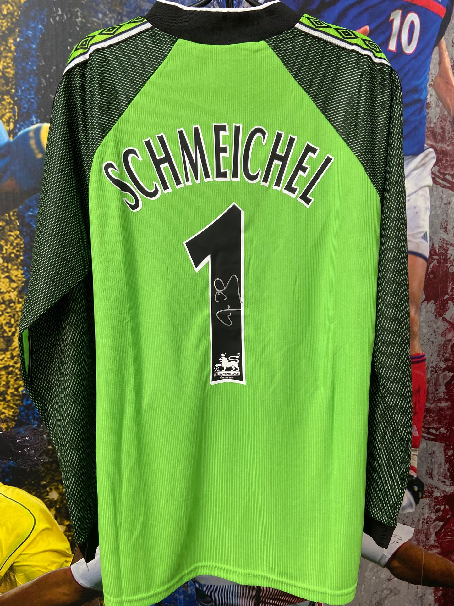 Peter Schmeichel Signed 1999 Manchester United shirt
