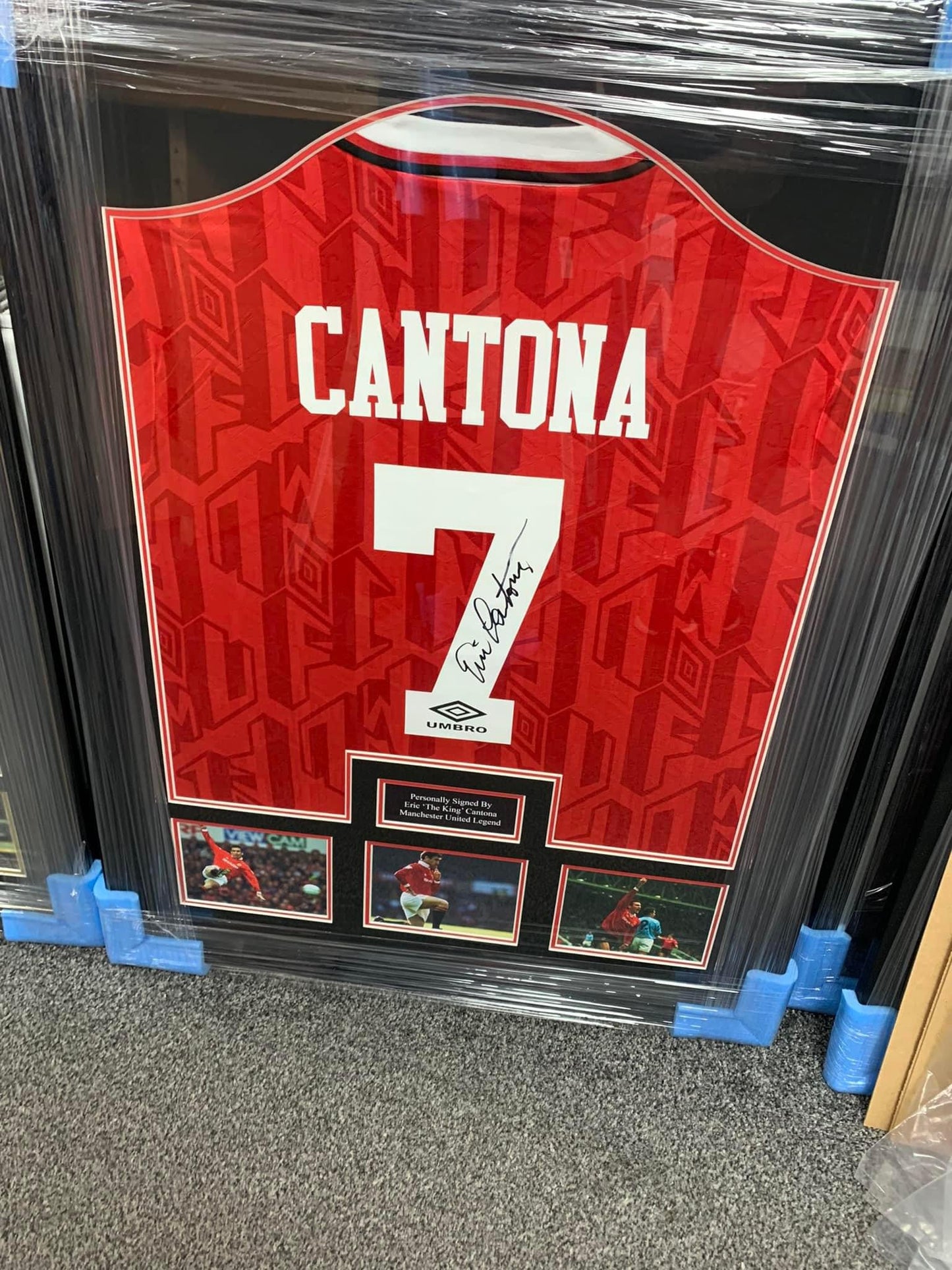 Eric Cantona number 7 Manchester United signed framed shirt