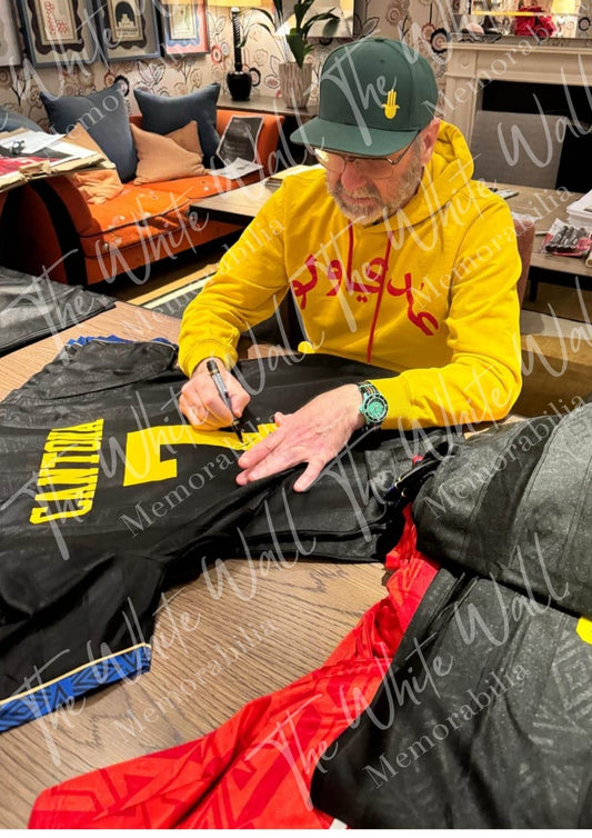 Eric 'The King' Cantona number 7 Manchester United hand signed framed  infamous king fu kick shirt